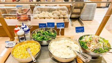 朝食スペース / 8