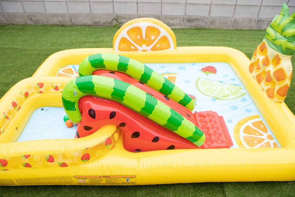 子供用の遊び場 - 屋外