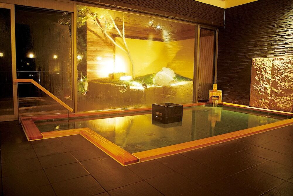 「こもれびの湯」　内湯