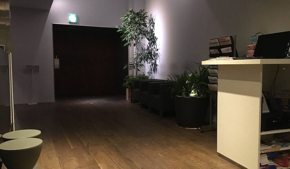 隠れ家のような空間で
チェックイン / 1