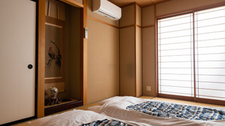 和室　３人部屋、 布団３つ、(禁煙)