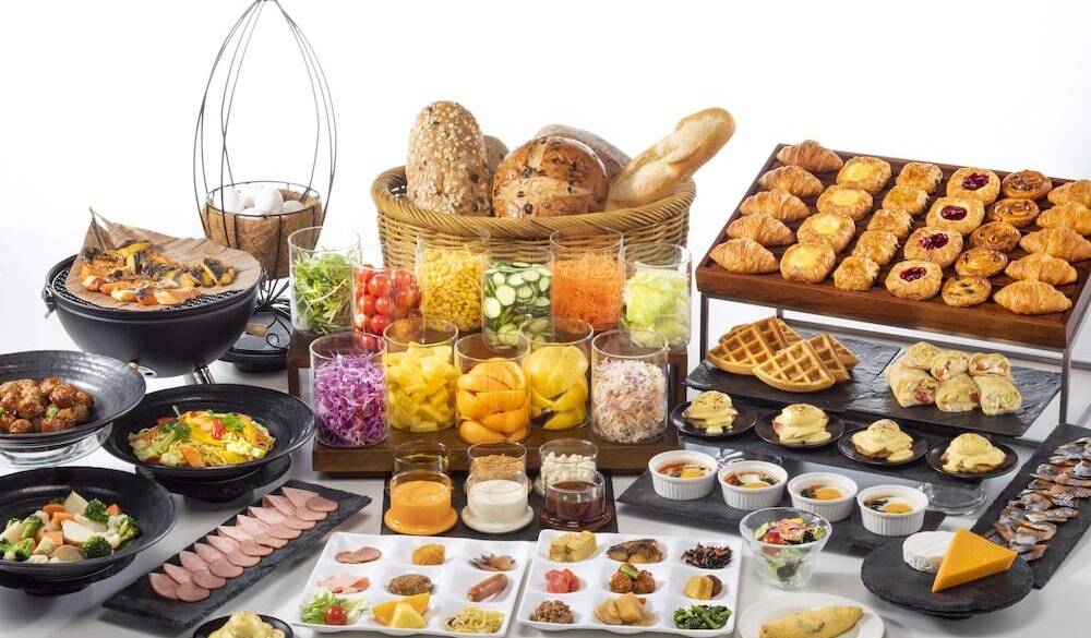 約50種の朝食ビュッフェ / 1