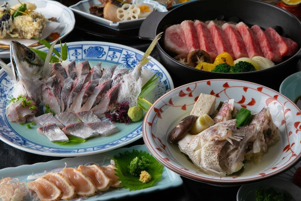 正面には「由布岳」。“飲める温泉水”が湧く和風旅館4046843