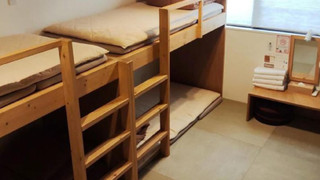 4人部屋 共用バスルーム (チェックイン午後10時まで)