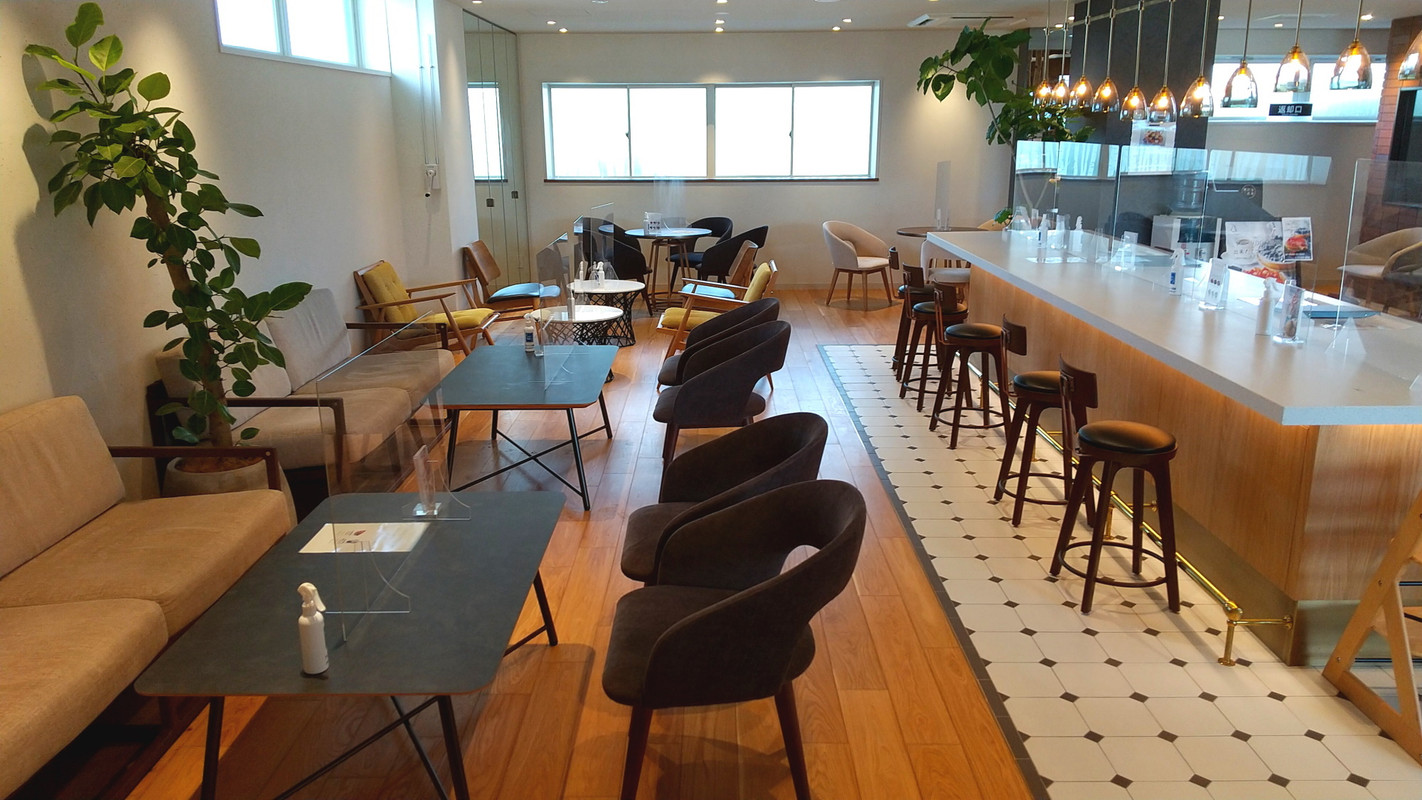 YATSUDOKI TERRACE石和 店内