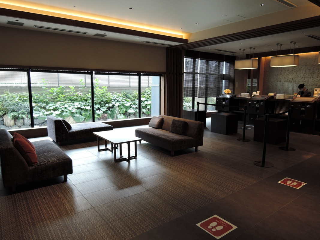 フロント前のロビー