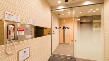 内部エントランス / 2