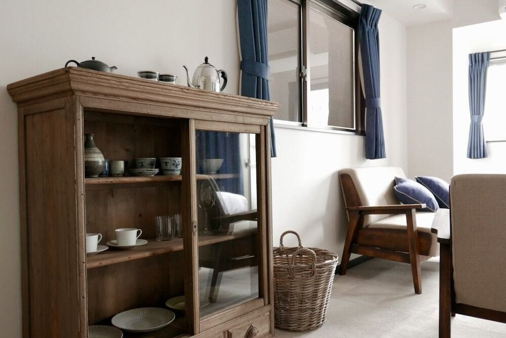 客室内のダイニングエリア