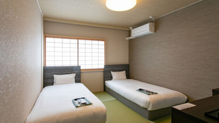 和洋室 ツインルーム シングルベッド 2 台