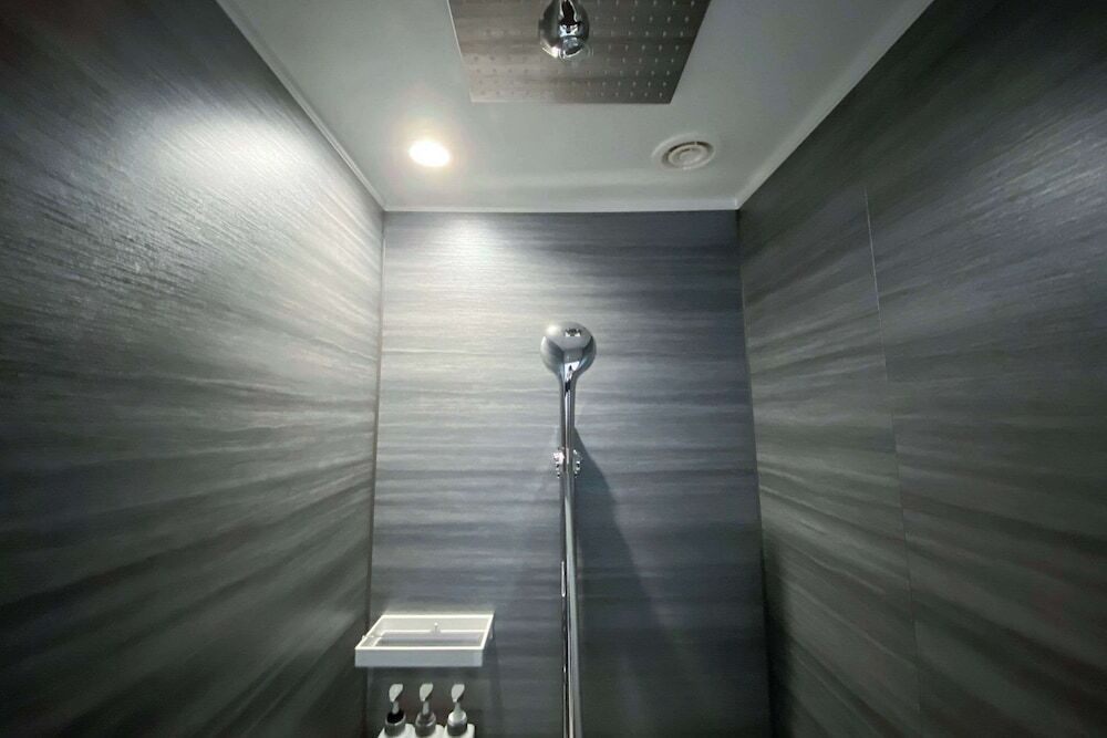 クイーンルーム シャワーブース