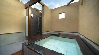 露天風呂付客室 笛吹