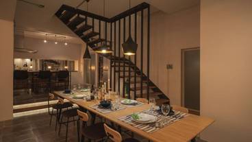 客室内のダイニングエリア / 23