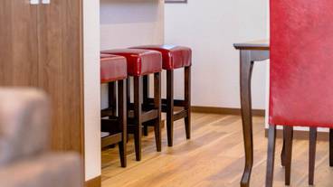 客室内のダイニングエリア / 18