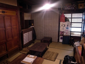 「じぼ・あん・じやん」内観 737473 時代を感じさせる家具