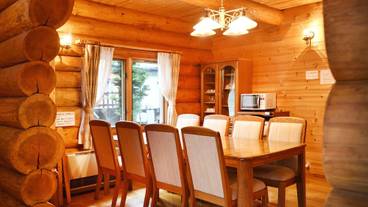 客室内のダイニングエリア / 9