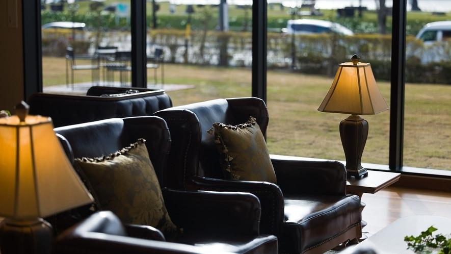 ロビーのソファ