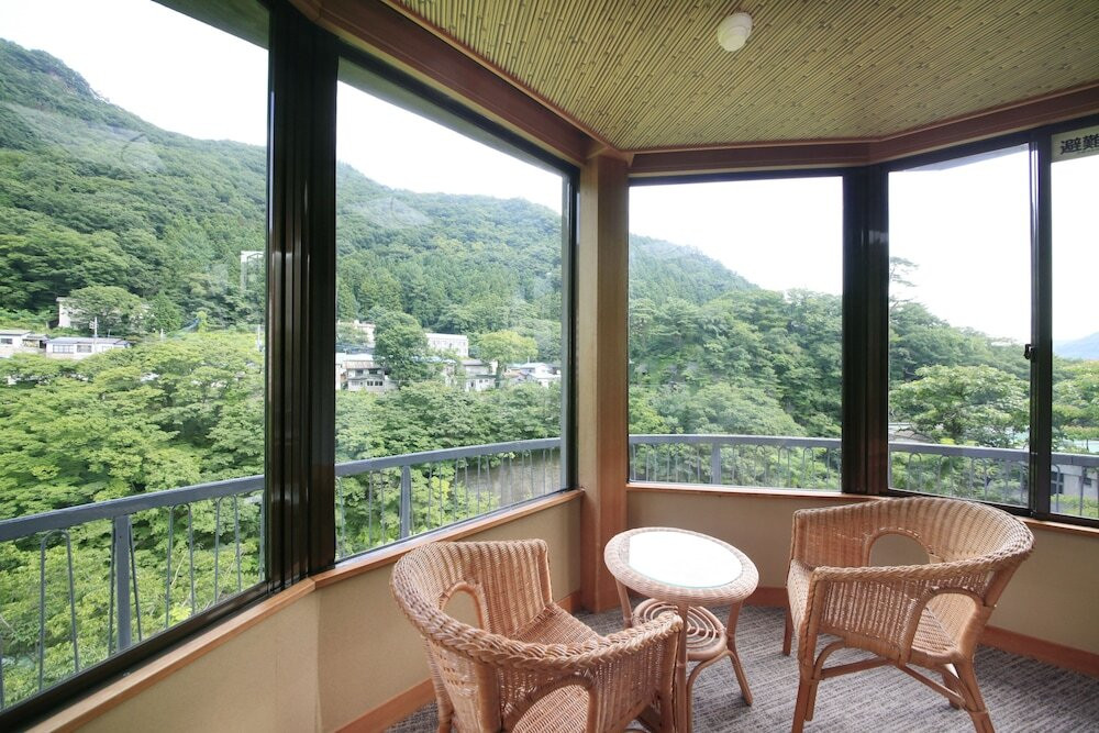 利根川を望む和室15畳＋広縁①