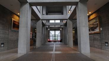 内部エントランス / 2