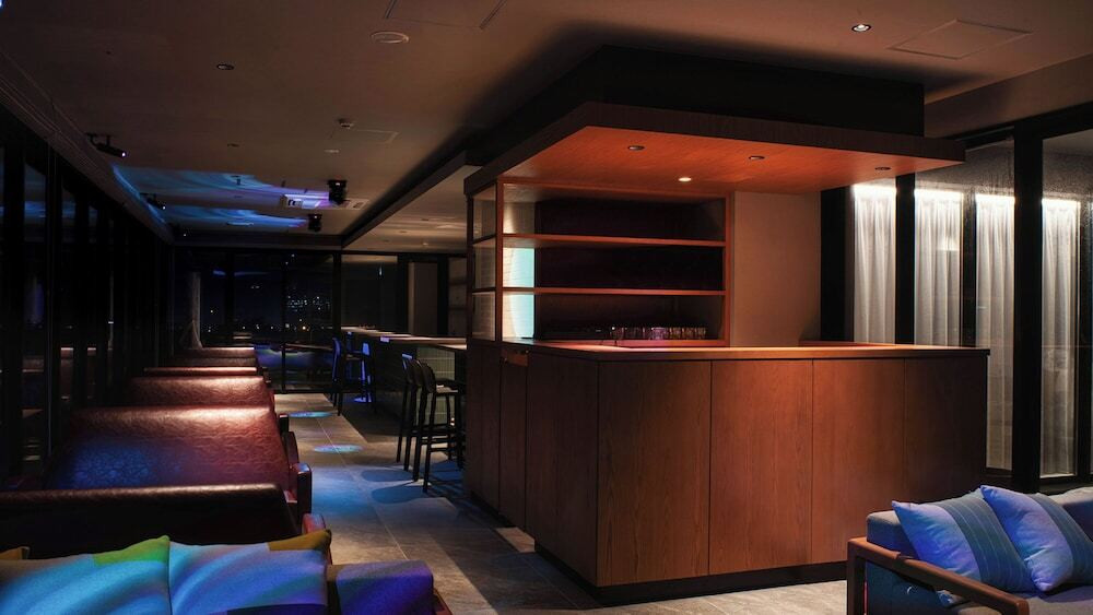 プールサイドバー