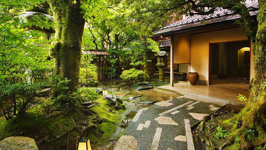 旅館の外観 / 1