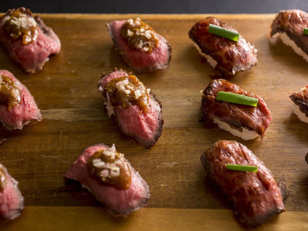 源泉かけ流しの温泉とディナーブッフェを堪能4246681