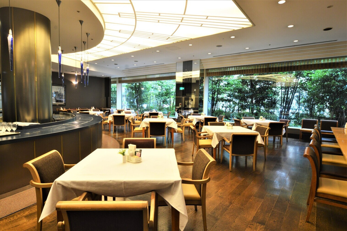 「ヴェルジェ 」 内観 133073280 大きな窓から差し込む気持ち良いあかり。