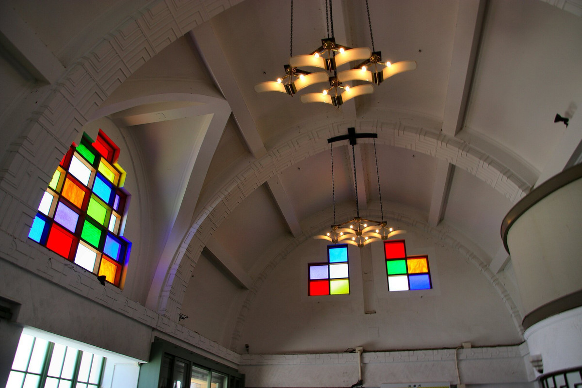 出雲大社前駅のステンドグラス