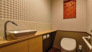 【和モダンルーム】ツイン　ダブルベッド×2台［44平米］禁煙