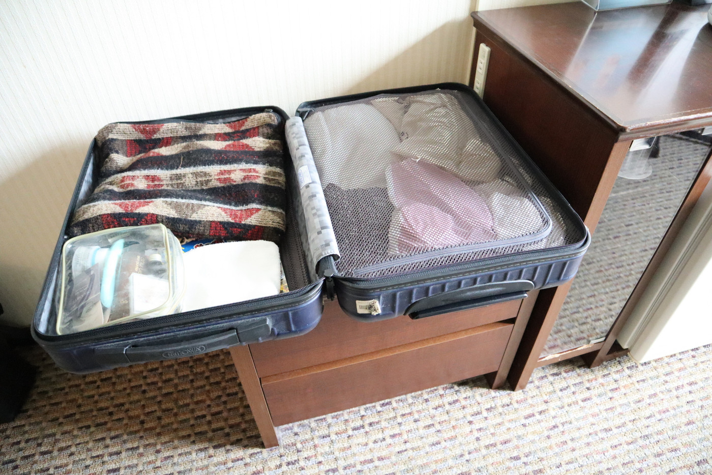 朝の準備がしやすい、ゆったりとした鏡台2009348