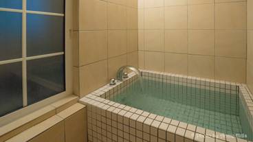 屋内スパ浴槽 / 1