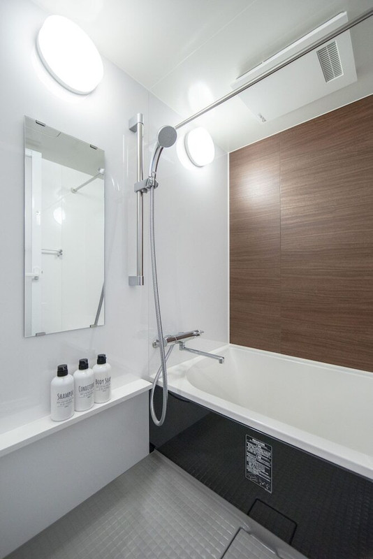 バスルームのシャワー