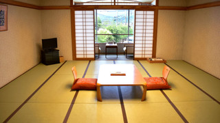 和室　18畳　市街地側