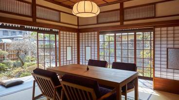 客室内のダイニングエリア / 3