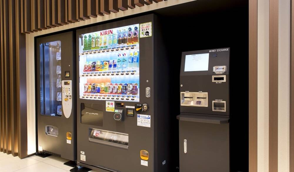 ロビーの物品販売機など / 3