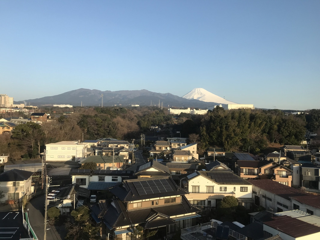 部屋から富士山を望む