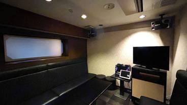 カラオケ ルーム / 2