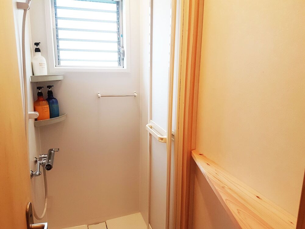 バスルームのシャワー