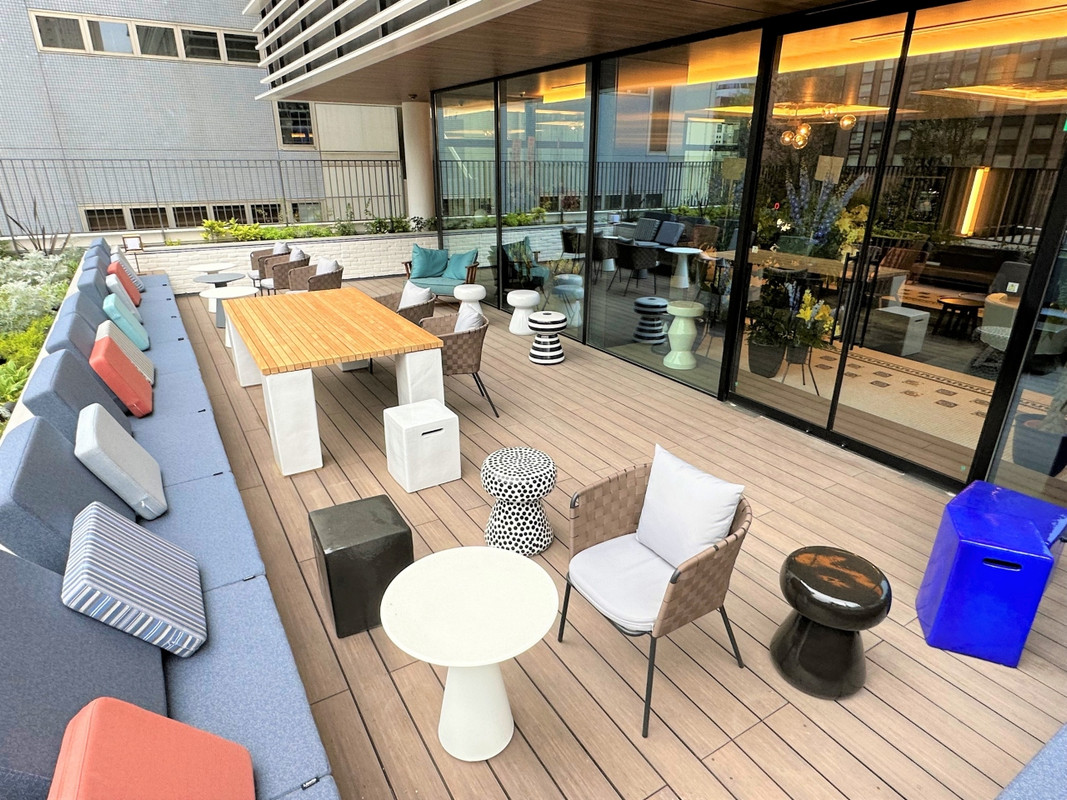 テラスにはソファ