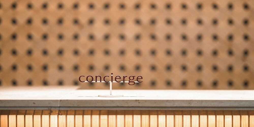 コンシェルジュ デスク