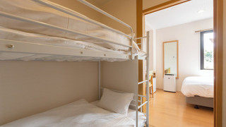 フローリングダブルルーム ２段ベッド付 禁煙