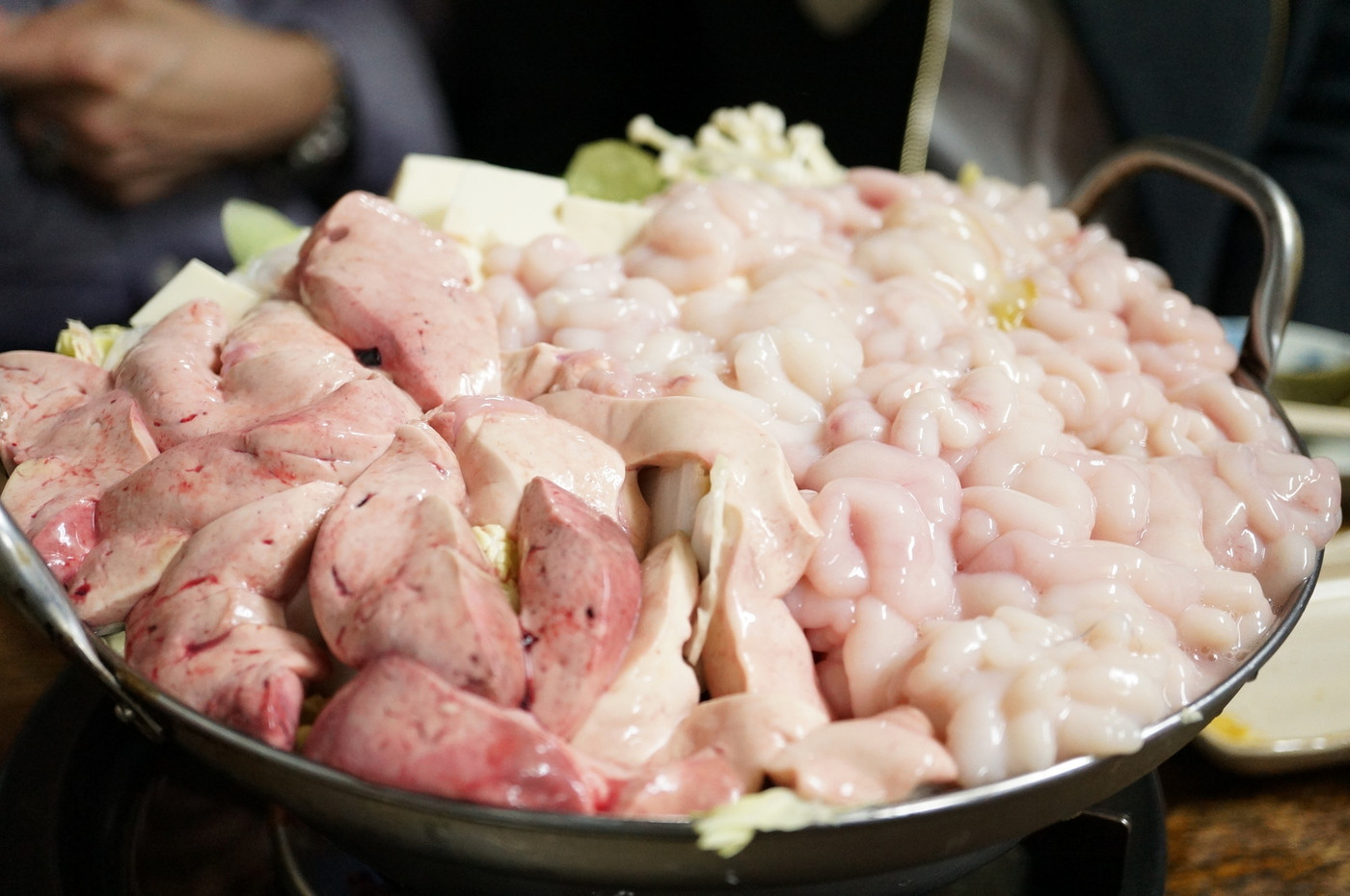 「豊田屋」料理 822624 白子鍋2人前（1900円）
＆アンキモ鍋（1900円）
（2014/12）