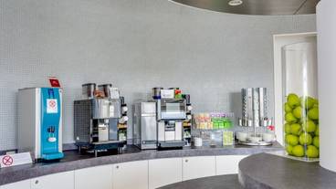 ロビーラウンジ / 13