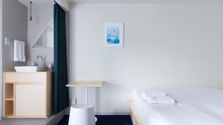 Standard Queen with River View