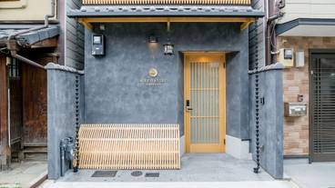 施設の正面 / 1