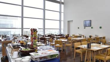 朝食スペース / 8