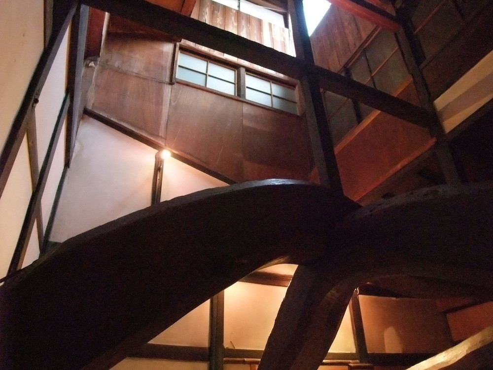 金沢の伝統的な建物が現存する、創業360年の老舗旅館4084018