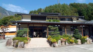 施設の入り口 / 8