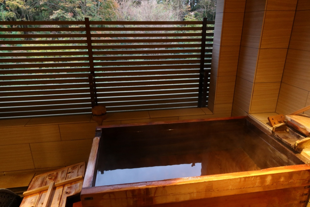 2. 掛け流しの“強羅温泉”をお部屋で！「箱根湯宿 然（ぜん）」3392241