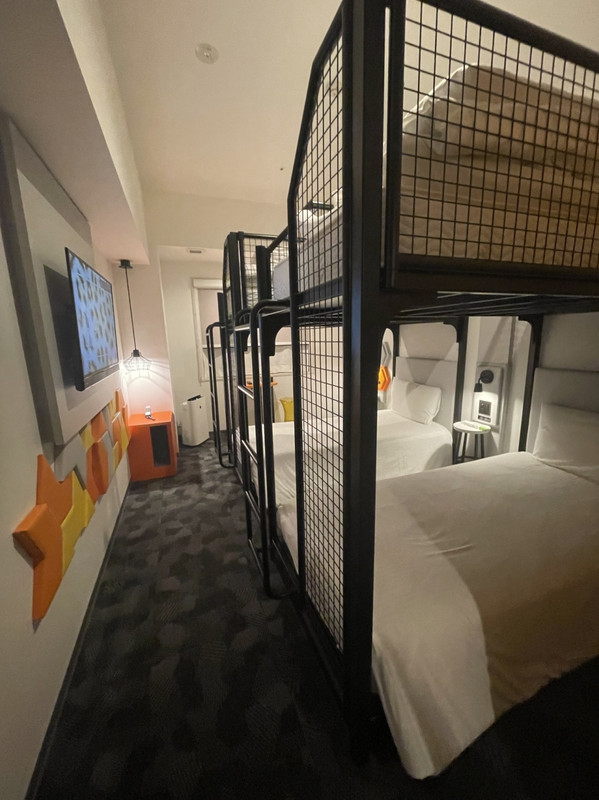 狭いがオシャレ。