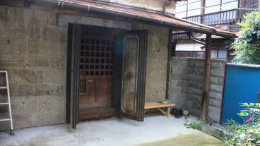 施設の入り口 / 6